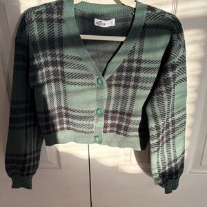 Hollister Women's Green and Black Plaid Cardigan
